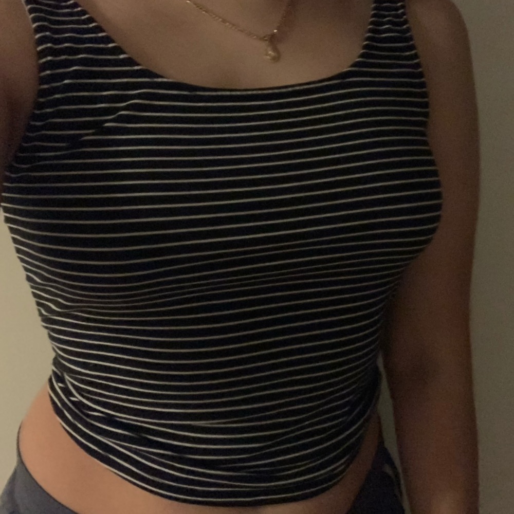Black striped croptop